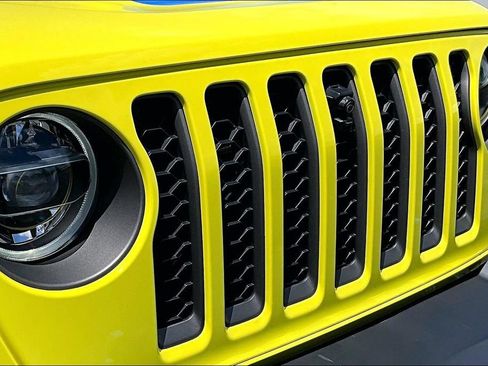 Used 2024 Jeep Wrangler Unlimited Rubicon 4xe AWD/4WD image 27