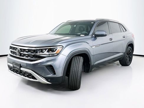 Used 2023 Volkswagen Atlas Cross Sport SE FWD image 2