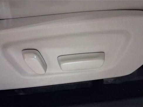 Used 2017 Toyota Highlander Limited image 21