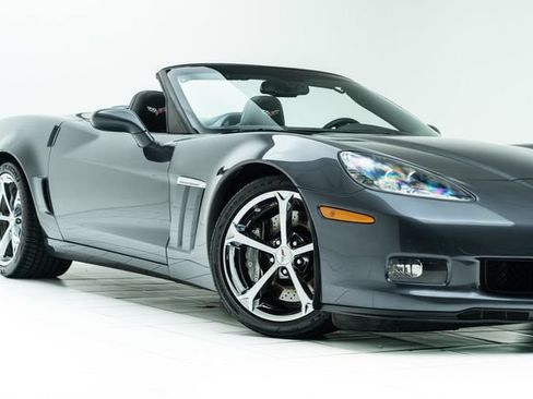 Used 2013 Chevrolet Corvette Grand Sport w/ 3LT Preferred Equipment Group RWD image 3