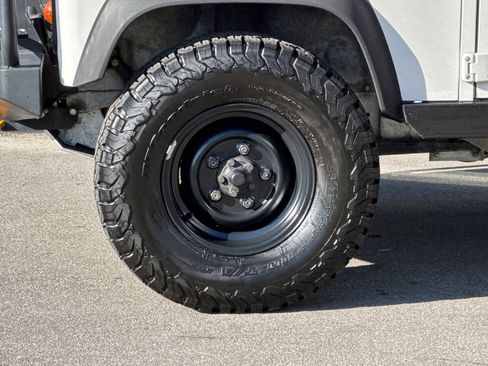 Used 1993 Land Rover Defender 110 image 44