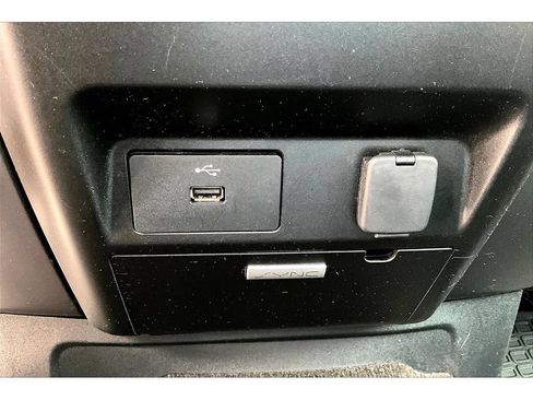 Used 2017 Ford F150 XLT AWD/4WD image 26