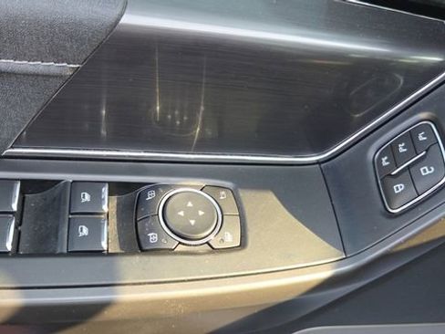 Used 2025 Ford F150 Lariat w/ Equipment Group 501A Mid image 25