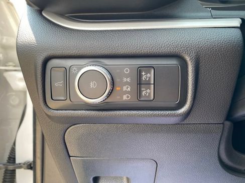 Used 2021 Ford Explorer XLT w/ Equipment Group 202A AWD/4WD image 14