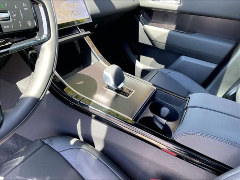 New 2026 Land Rover Range Rover Velar Dynamic SE AWD/4WD image 10