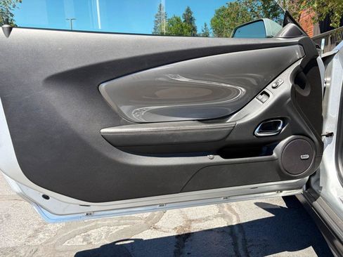 Used 2010 Chevrolet Camaro SS w/ LPO, Ground Effects Package RWD image 10