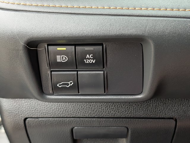 Used 2022 Toyota Highlander Bronze Edition FWD image 24