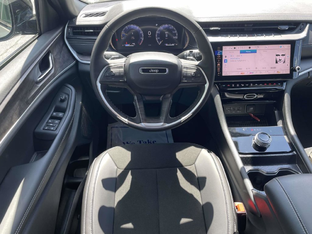 New 2027 Jeep Grand Cherokee Altitude RWD image 23