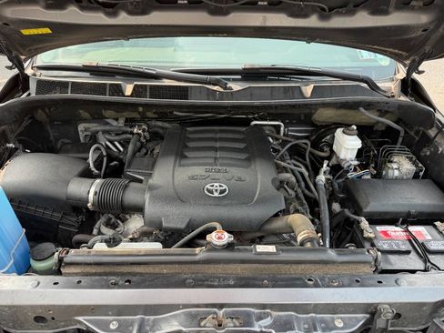 Used 2018 Toyota Sequoia Limited w/ Safety & Convenience Package AWD/4WD image 43