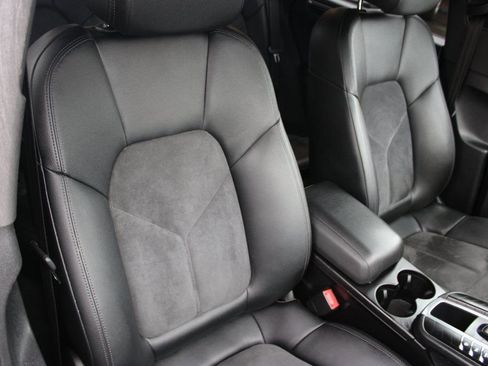 Used 2018 Porsche Macan Base image 26