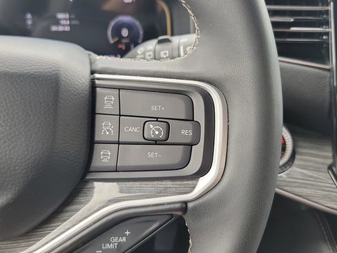 Used 2022 Jeep Wagoneer Series III AWD/4WD image 22