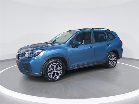 Used 2019 Subaru Forester Premium w/ All-Weather Package image 1