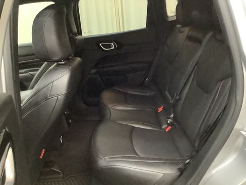 Used 2025 Jeep Compass Trailhawk AWD/4WD image 22