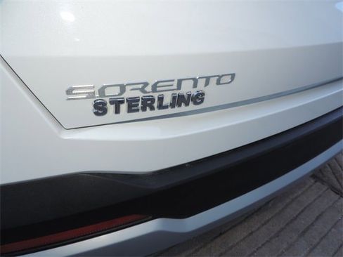 Used 2026 Kia Sorento LX image 17
