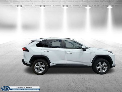 Used 2020 Toyota RAV4 XLE AWD/4WD image 13