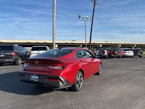 New 2025 Hyundai Elantra Sport FWD image 7