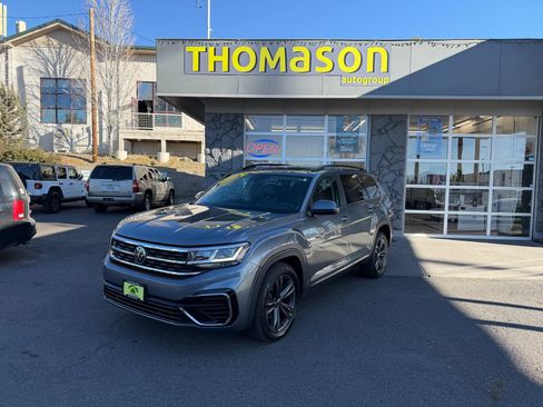 Used 2021 Volkswagen Atlas SE image 2