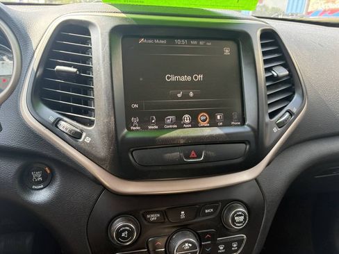 Used 2016 Jeep Cherokee Limited AWD/4WD image 11