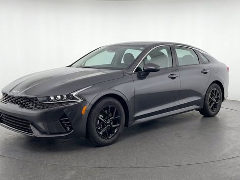 Used 2025 Kia K5 LXS FWD image 3