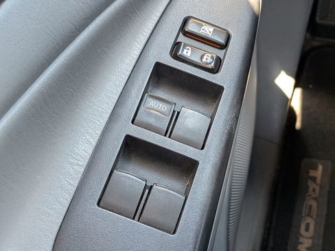 Used 2012 Toyota Tacoma 4x4 Double Cab w/ TRD Sport Pkg image 23