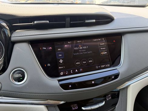 Used 2021 Cadillac XT5 Premium Luxury w/ LPO, Floor Liner Package FWD image 11