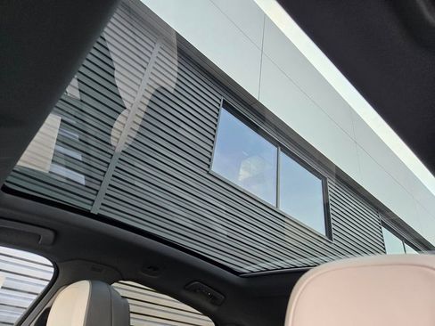 New 2026 Porsche Cayenne Coupe AWD/4WD image 22