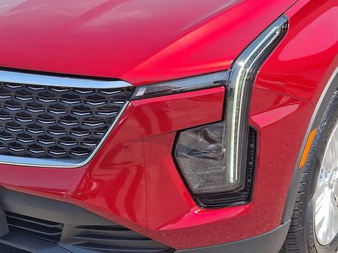 Used 2024 Cadillac XT4 Luxury w/ Cold Weather Package AWD/4WD image 9