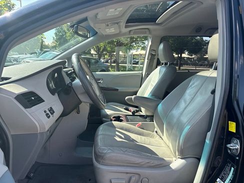 Used 2011 Toyota Sienna XLE AWD/4WD image 10
