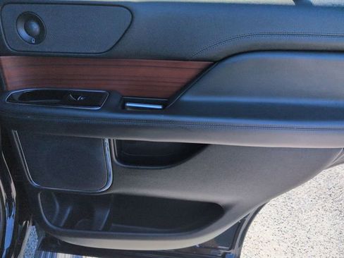 Used 2021 Lincoln Navigator Reserve AWD/4WD image 34