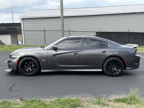 Used 2022 Dodge Charger Scat Pack w/ Plus Group image 2