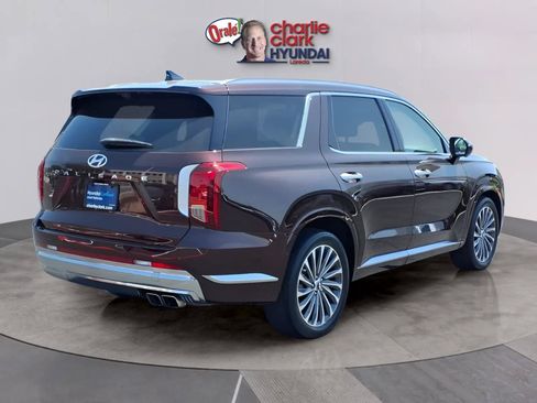 Certified 2024 Hyundai Palisade Calligraphy FWD image 5