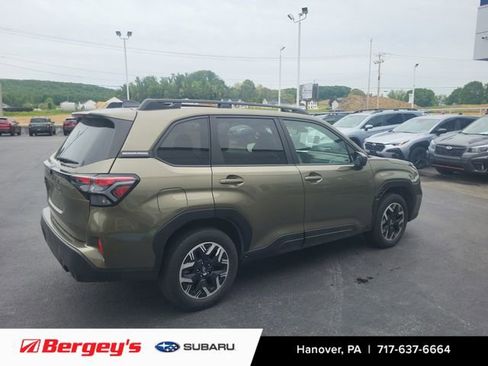 Used 2025 Subaru Forester Premium w/ Convenience Package #1 AWD/4WD image 4