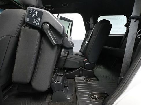 Used 2017 Ford Expedition XLT AWD/4WD image 38