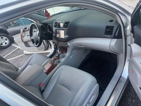 Used 2013 Toyota Highlander Limited image 6