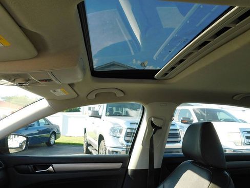 Used 2014 Volkswagen Passat TDI SE FWD image 36