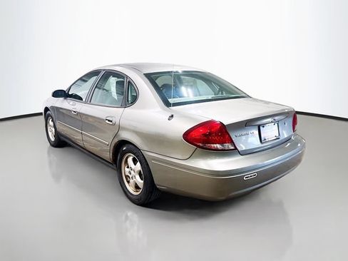 Used 2004 Ford Taurus SE FWD image 8