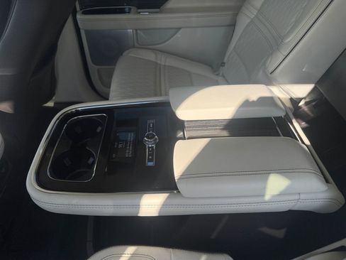Used 2021 Lincoln Navigator L Black Label w/ Special Edition Package AWD/4WD image 20