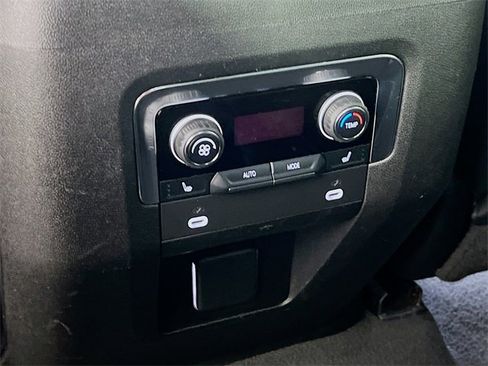 Used 2022 Chevrolet Tahoe Premier image 25