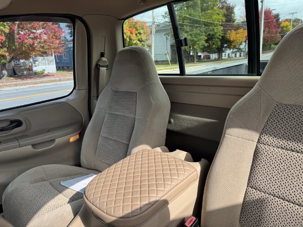 Used 2002 Ford F150 XLT AWD/4WD image 26