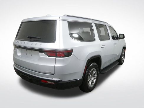 Used 2022 Jeep Wagoneer Series I RWD image 3