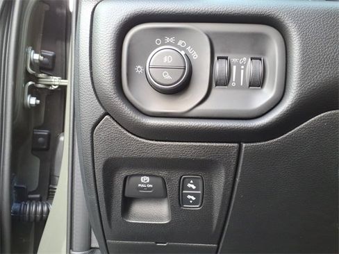 New 2026 RAM 1500 4x4 Crew Cab image 16