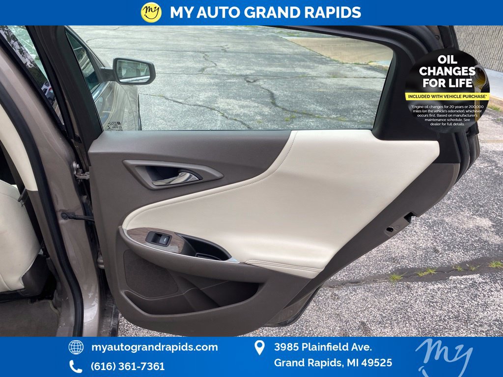 Used 2024 Chevrolet Malibu LT FWD image 17