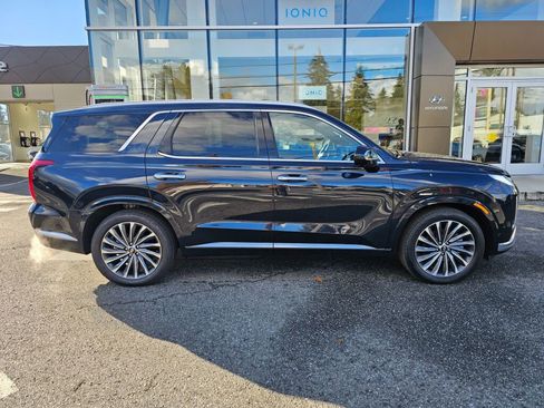Used 2024 Hyundai Palisade Calligraphy image 8