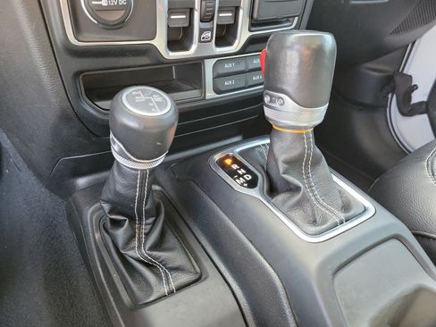 Used 2023 Jeep Wrangler Unlimited Sahara AWD/4WD image 22