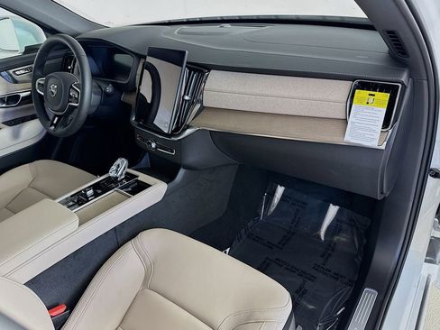 New 2026 Volvo XC90 B6 Plus w/ Protection Package Premier image 30