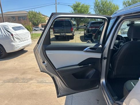 Used 2025 Volkswagen Taos SEL w/ Black Wheel Plus Package image 11