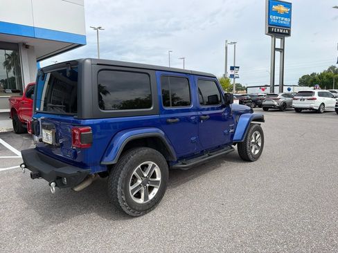 Used 2018 Jeep Wrangler Unlimited Sahara AWD/4WD image 5