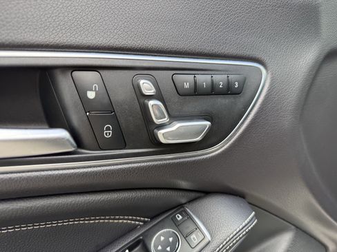 Used 2019 Mercedes-Benz CLA 250 image 12