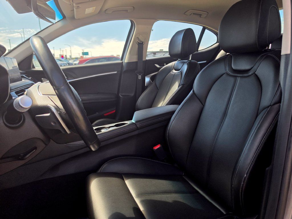 Used 2025 Genesis G70 2.5T AWD/4WD image 9