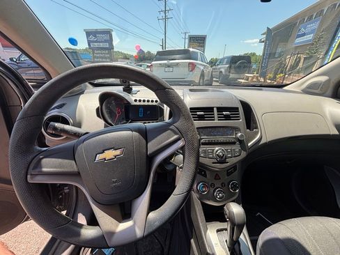 Used 2012 Chevrolet Sonic LT FWD image 6